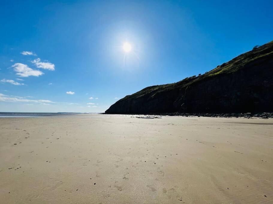2 Bedroom Holiday Home In The Heart Of West Wales 圣克莱尔斯 外观 照片