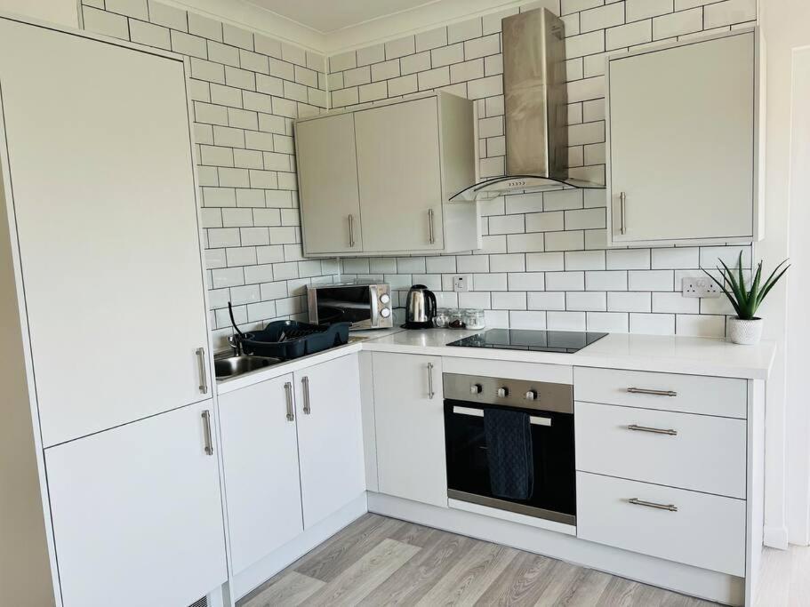 2 Bedroom Holiday Home In The Heart Of West Wales 圣克莱尔斯 外观 照片