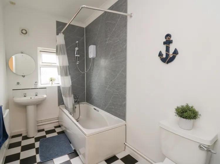 2 Bedroom Holiday Home In The Heart Of West Wales 圣克莱尔斯 外观 照片