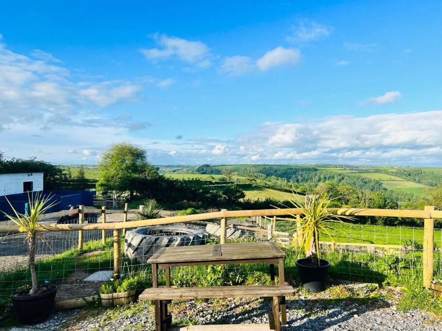 2 Bedroom Holiday Home In The Heart Of West Wales 圣克莱尔斯 外观 照片